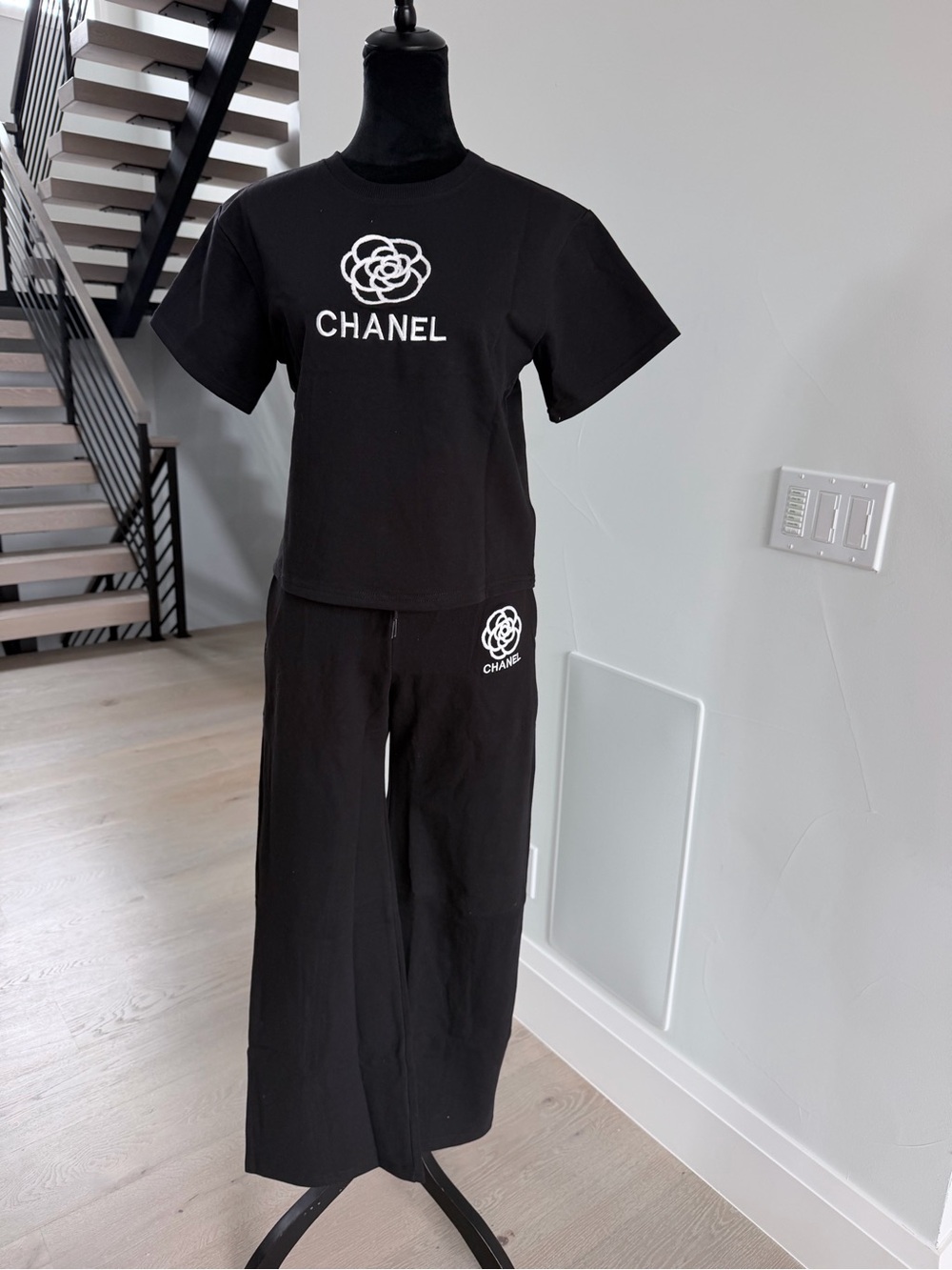 Black Wide-Leg Logo Pants and Tee Set size S - Picture 4 of 5